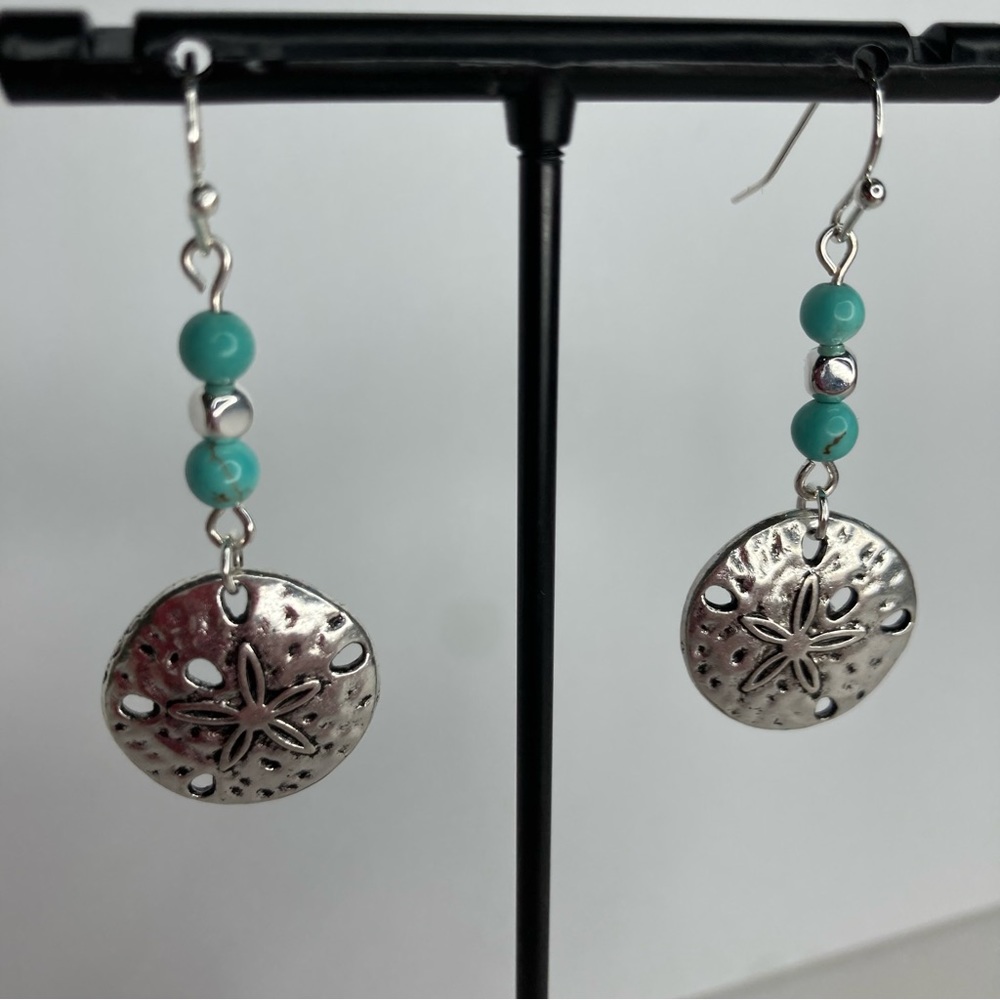 💰 𝕊 𝕠 𝕝 𝕕 💰 Sand Dollar and Turquoise Dangle Earrings - Picture 4 of 15
